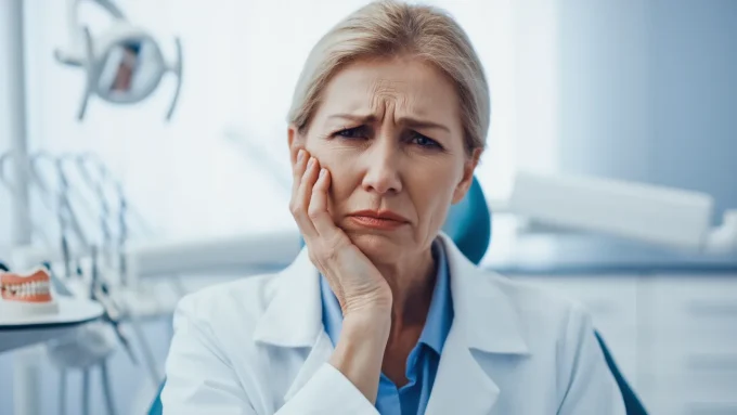 Имплантация у пациентов с бруксизмом и дисфункцией ВНЧС